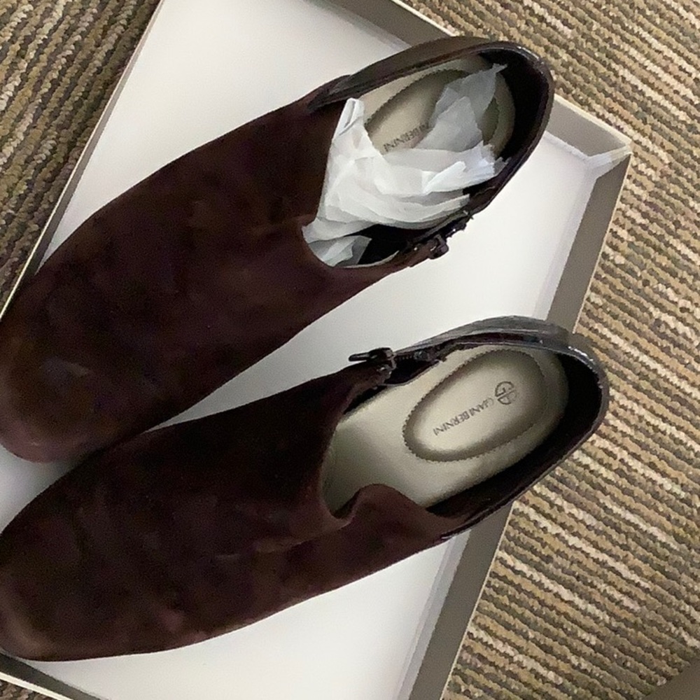 Ankle suedelike boots
